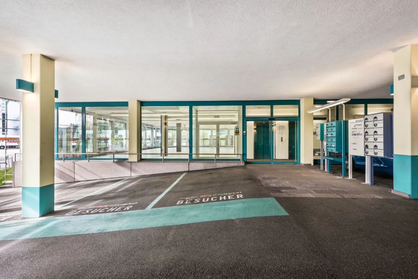 Edificio ad uso misto in affitto - Foto 2 di 7