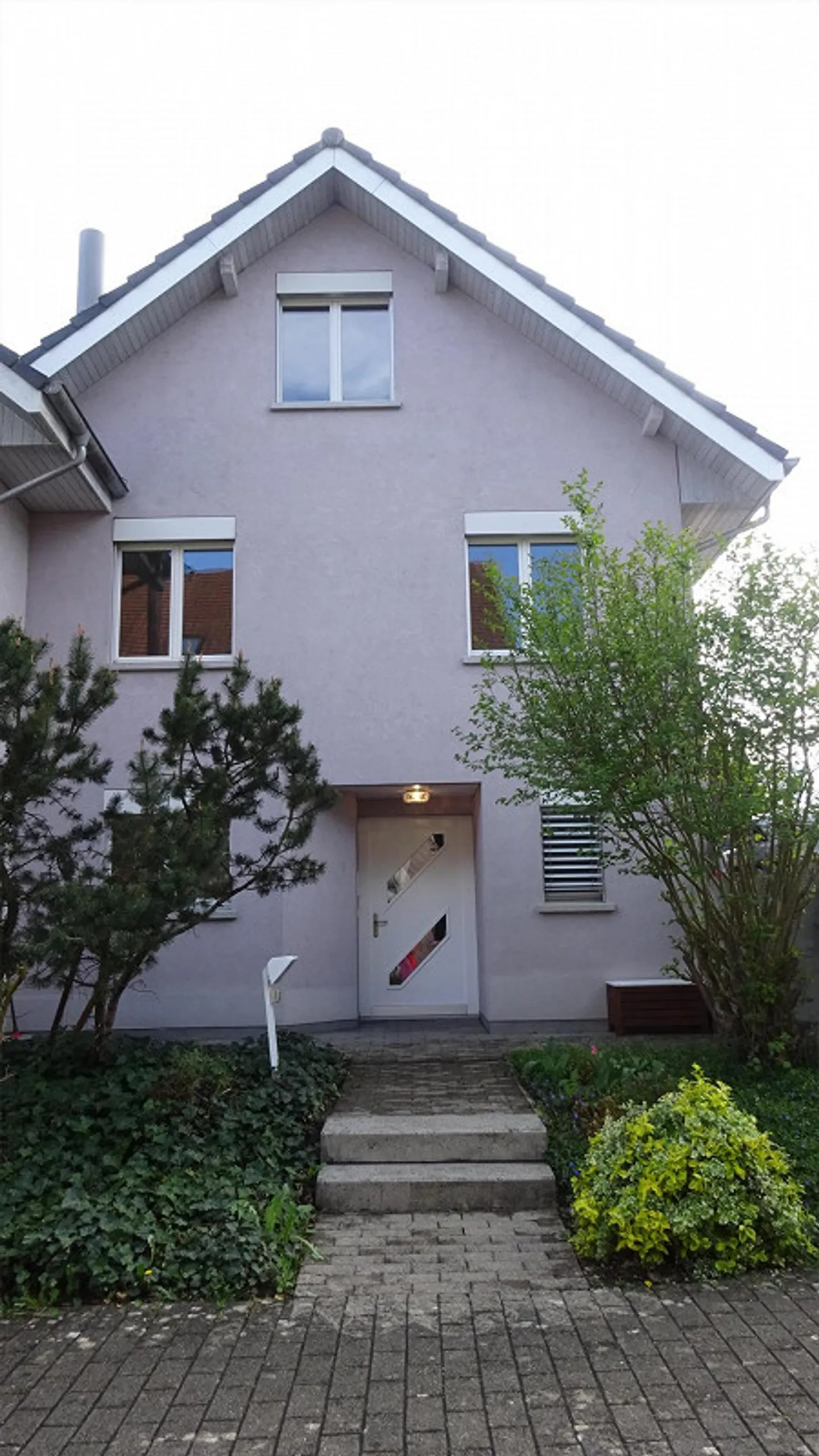 Maison de ville de 6 pièces en coin, emplacement calme avec interdiction de circulation après 150 m - Photo 8 sur 30