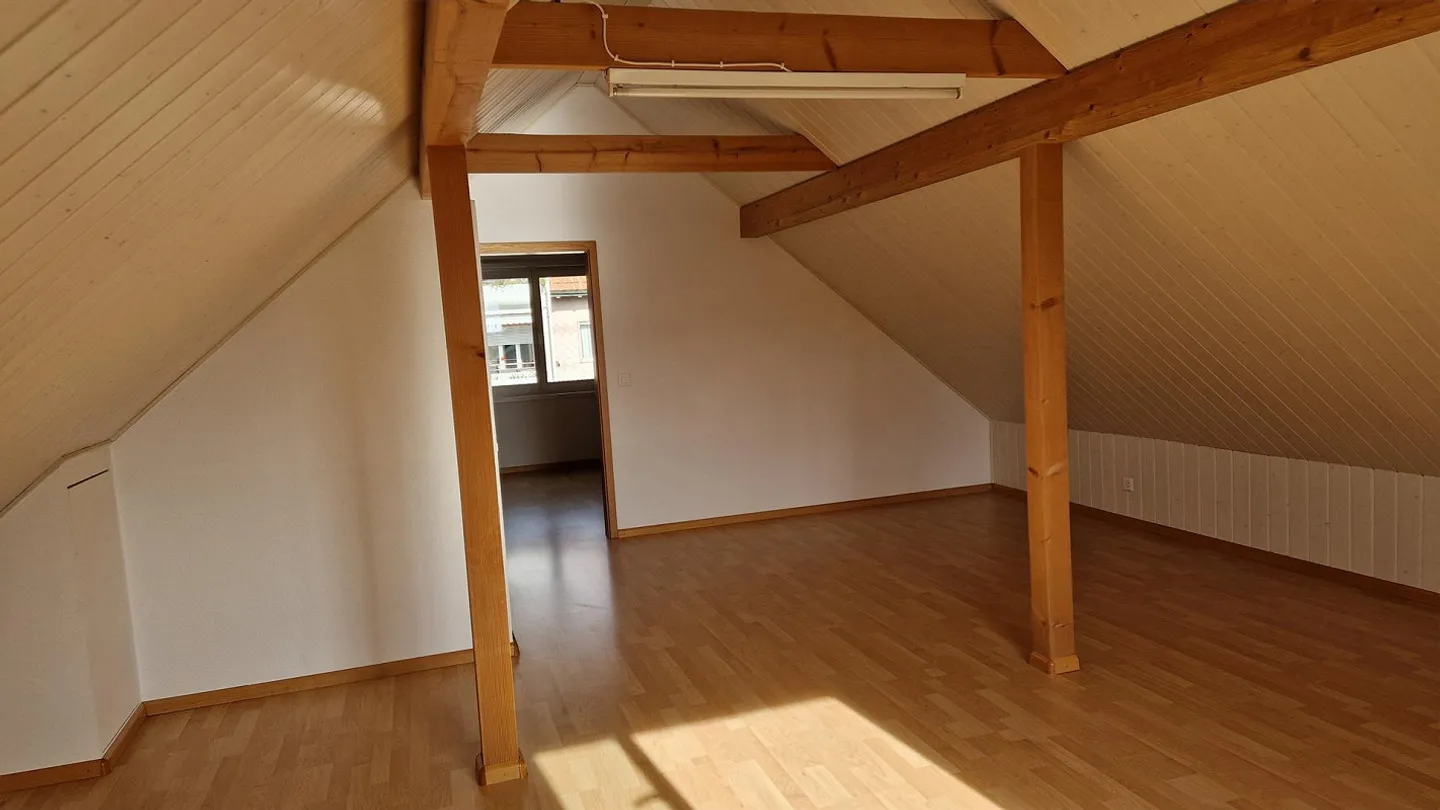 Maison de ville de 6 pièces en coin, emplacement calme avec interdiction de circulation après 150 m - Photo 17 sur 30