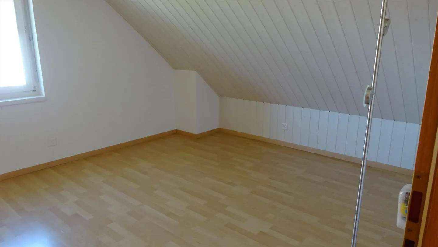 Maison de ville de 6 pièces en coin, emplacement calme avec interdiction de circulation après 150 m - Photo 18 sur 30