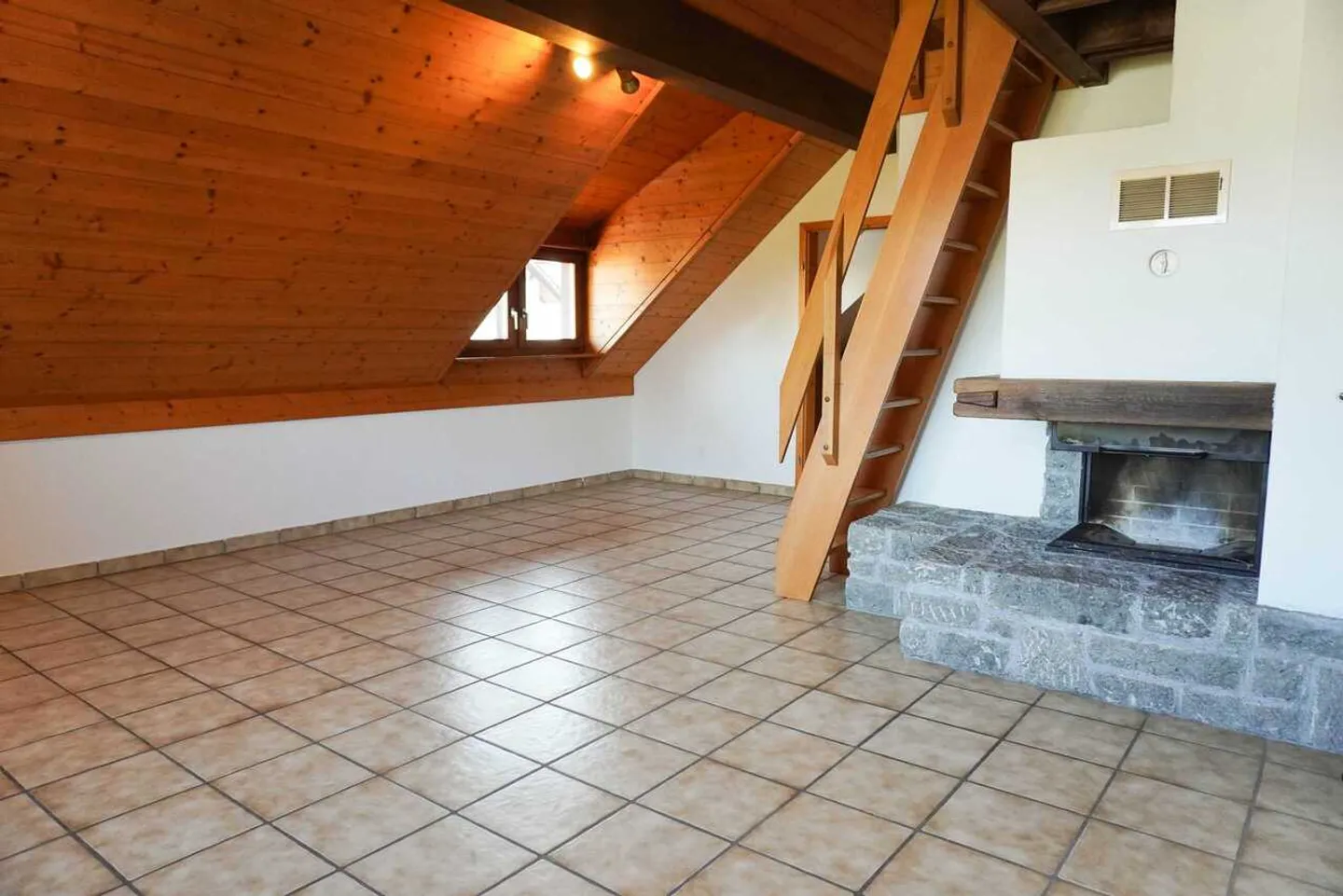 Charming Duplex with Garden - Photo 3 of 13