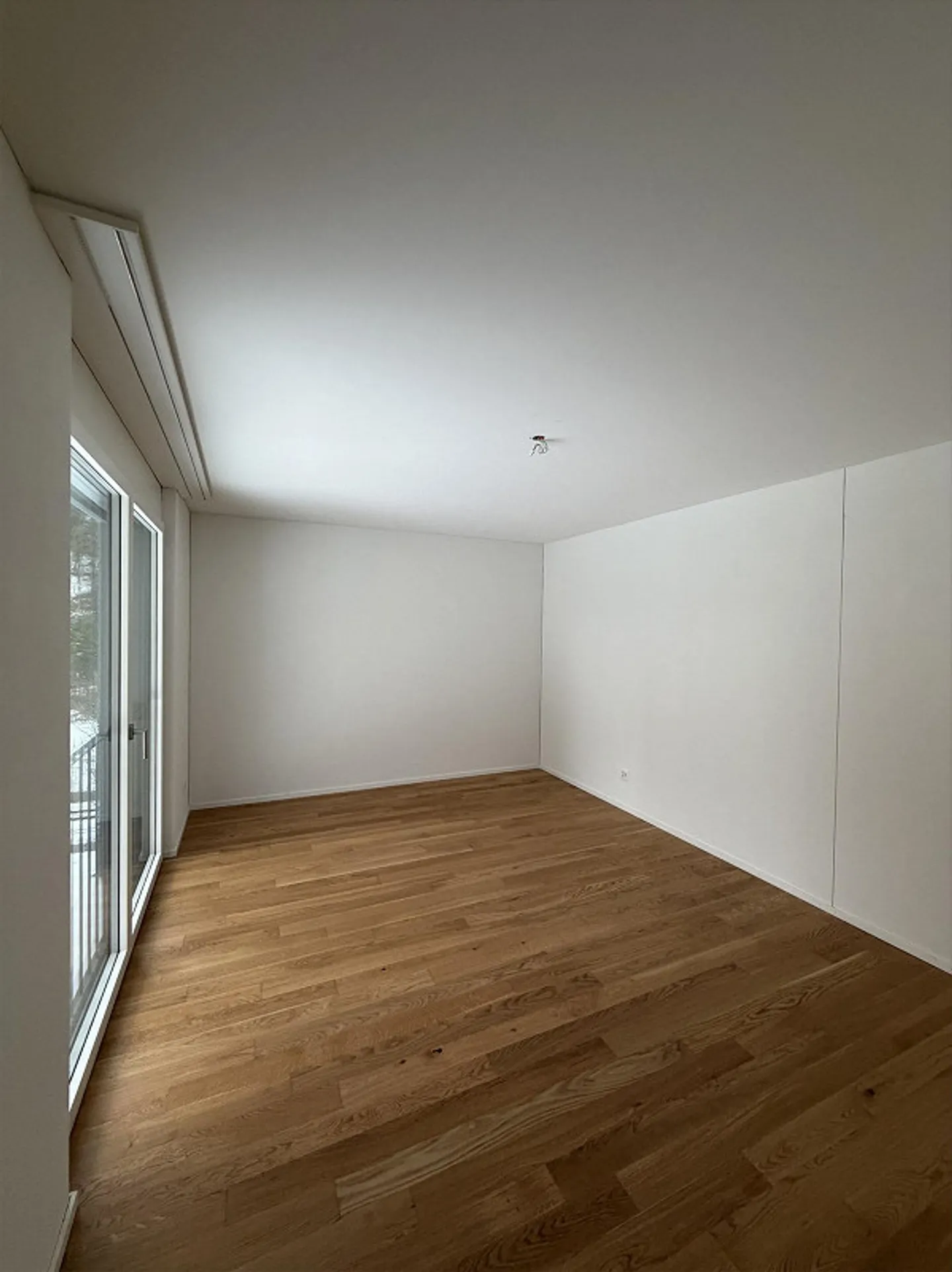 Bright 3.5 Room Apartment in a Central Location – Available Immediately - Photo 8 of 8