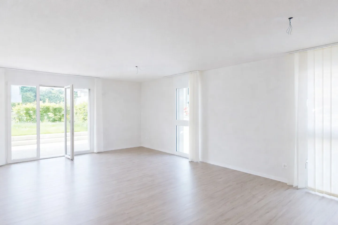 Appartamento moderno con giardino - Foto 2 di 7