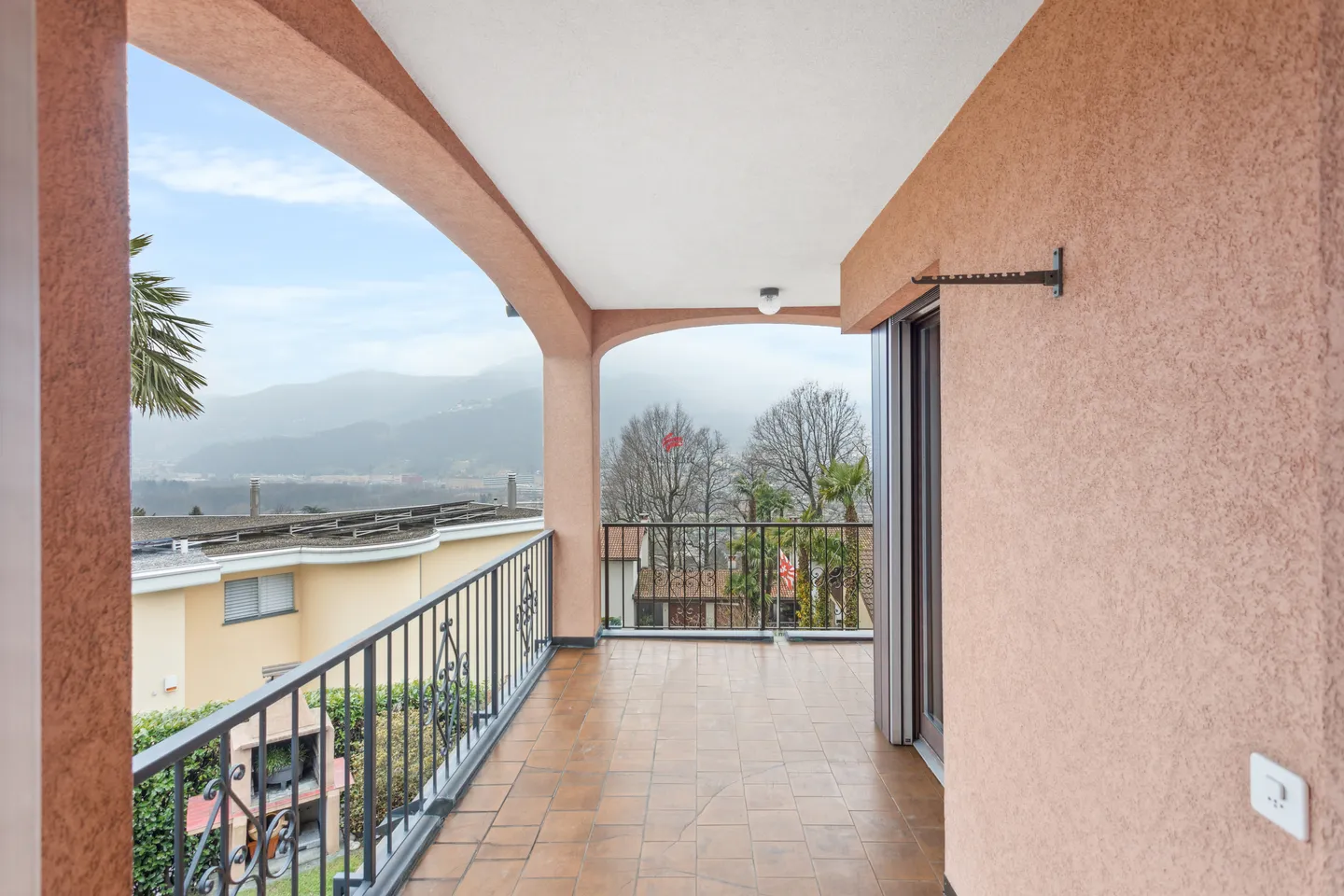 Zwei Wohnheiten: 5.5 und 4.5 unabhängige Zimmer - Foto 7 von 11