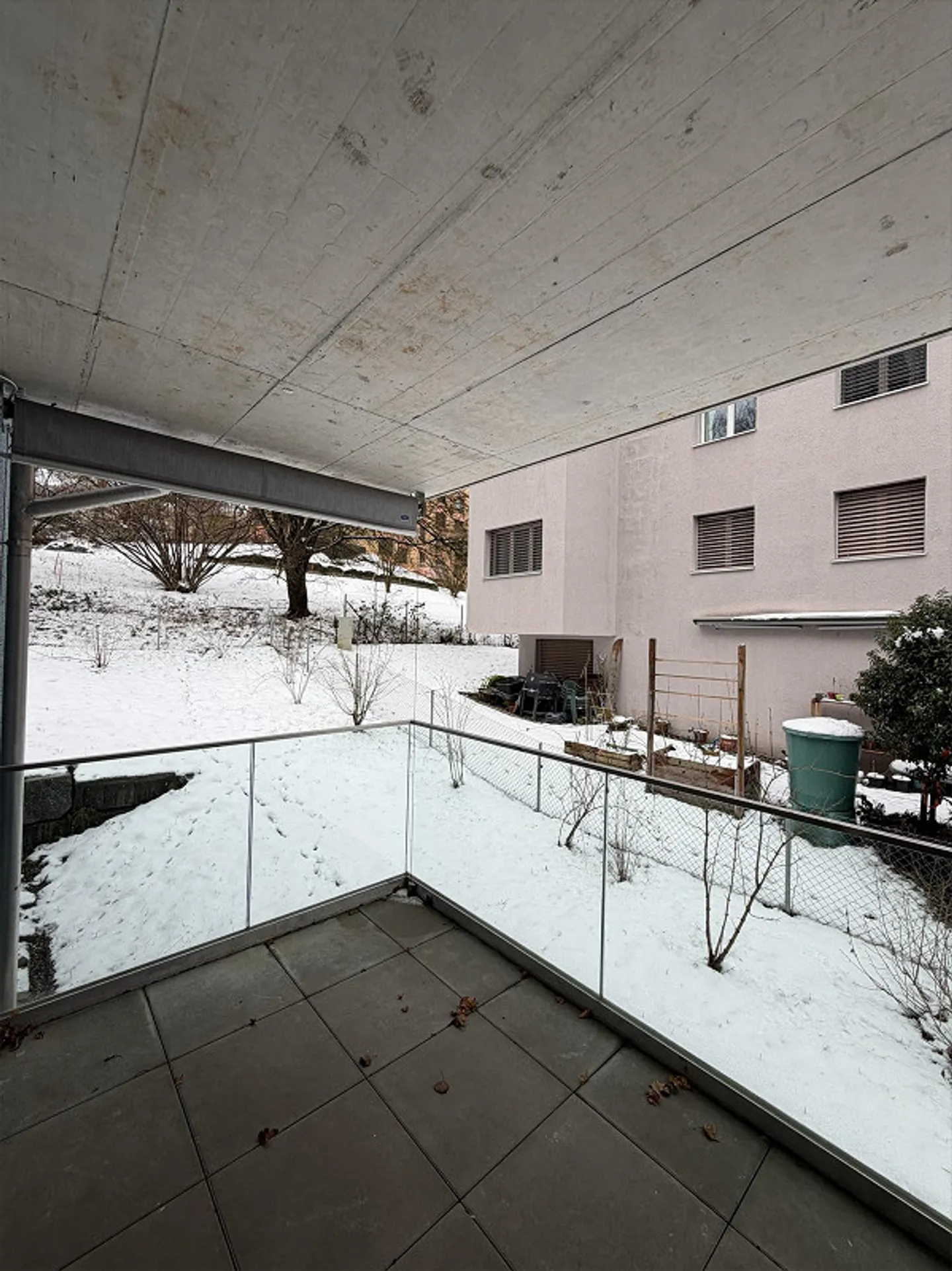 Bright 3.5 Room Apartment in a Central Location – Available Immediately - Photo 7 of 8