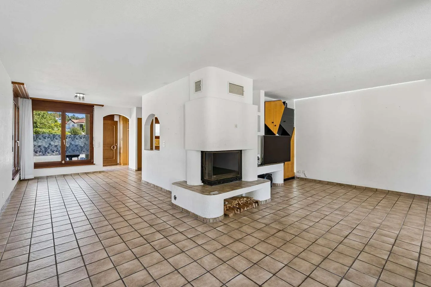 Maison semi-détachée de 6,5 pièces avec beaucoup d'espace et de potentiel à Kindhausen - Photo 3 sur 14