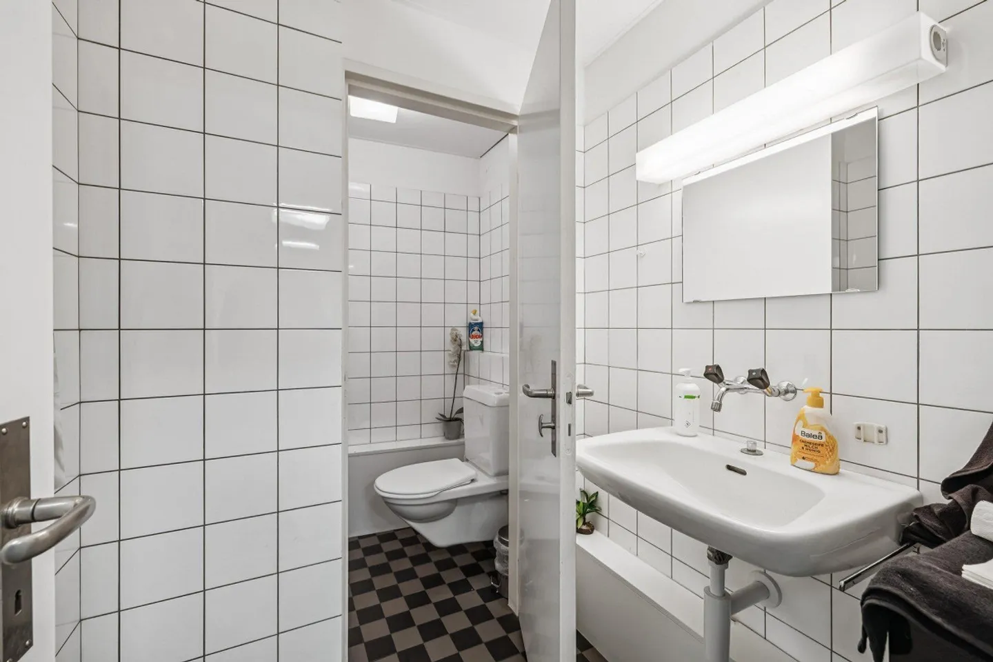 Coiffeur Local à la Meilleure Emplacement à Bâle - Photo 4 sur 5