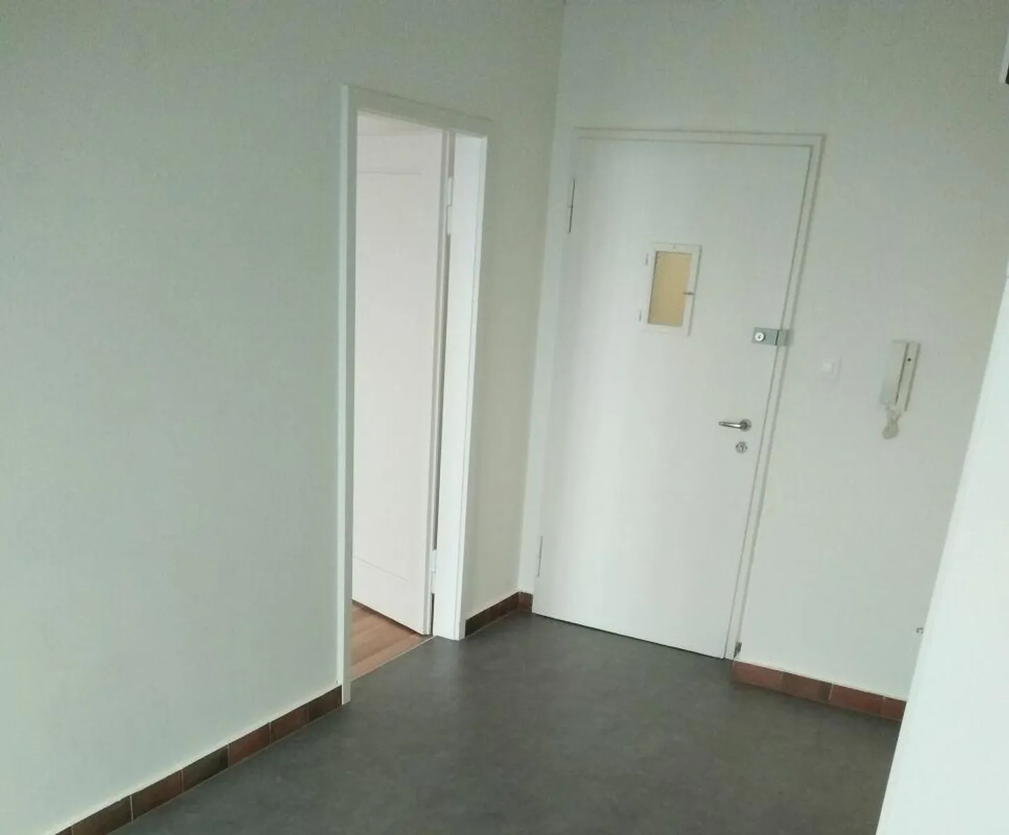 Appartamento 2,5 locali 6° piano - Foto 2 di 8