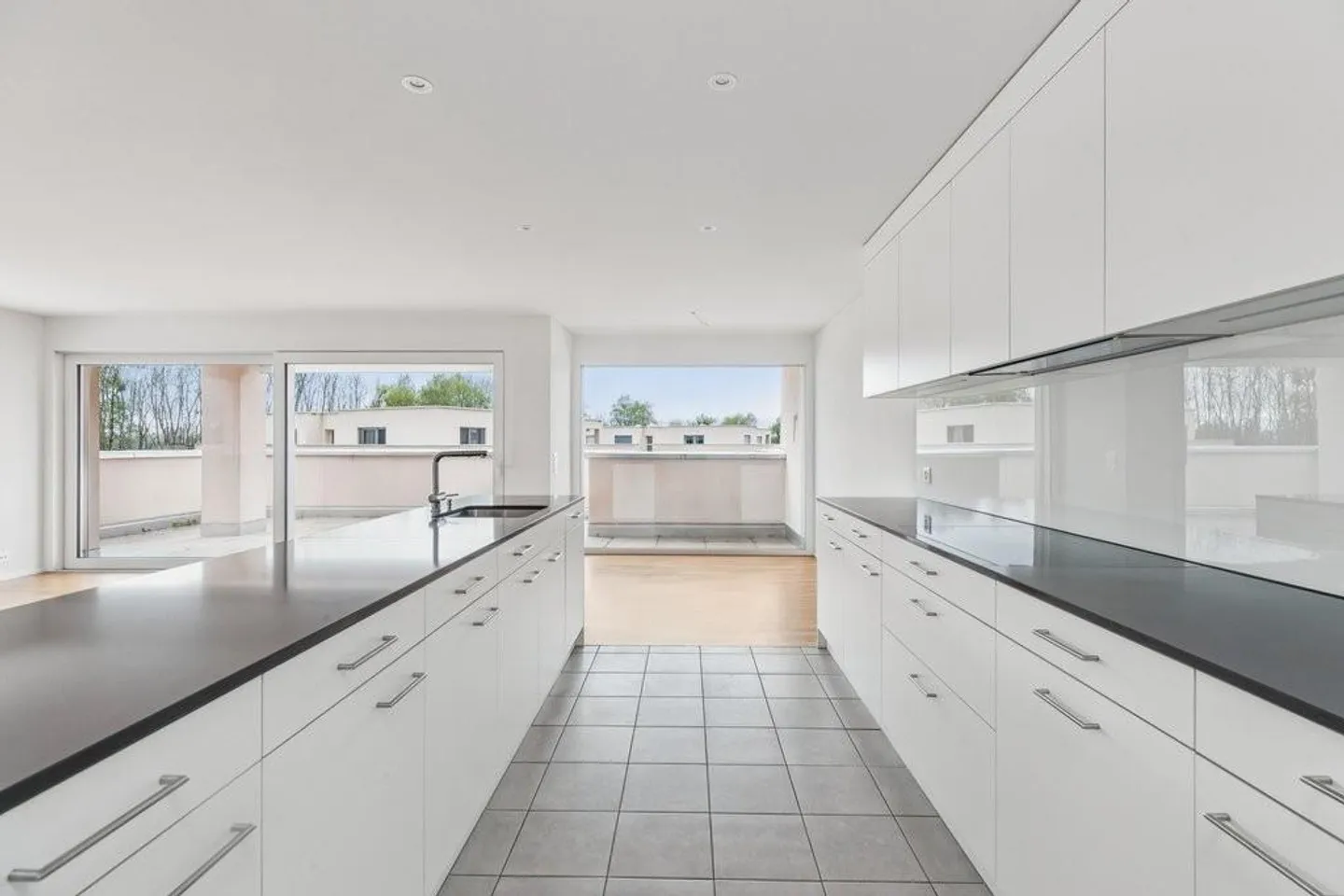 Moderne Attikawohnung mit Terrasse - Foto 1 von 9