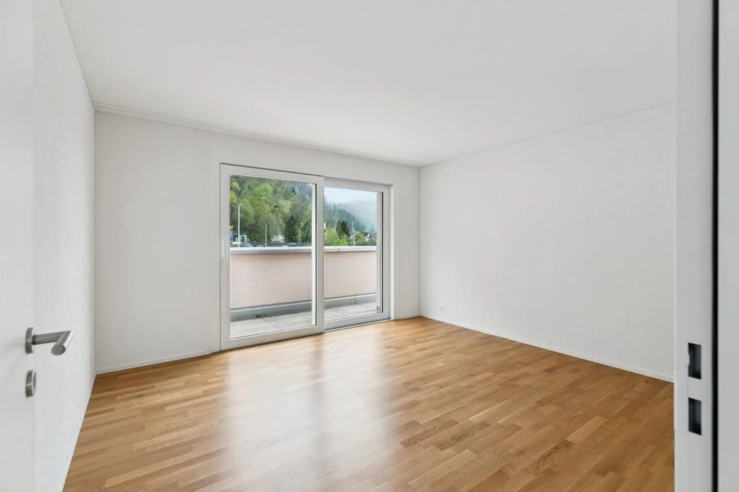 Moderne Attikawohnung mit Terrasse - Foto 4 von 9