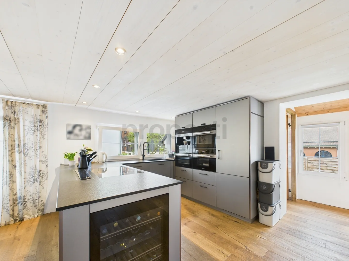 Vivre intemporellement à Rheineck - maison de ville rénovée avec style et idylle de jardin - Photo 2 sur 13