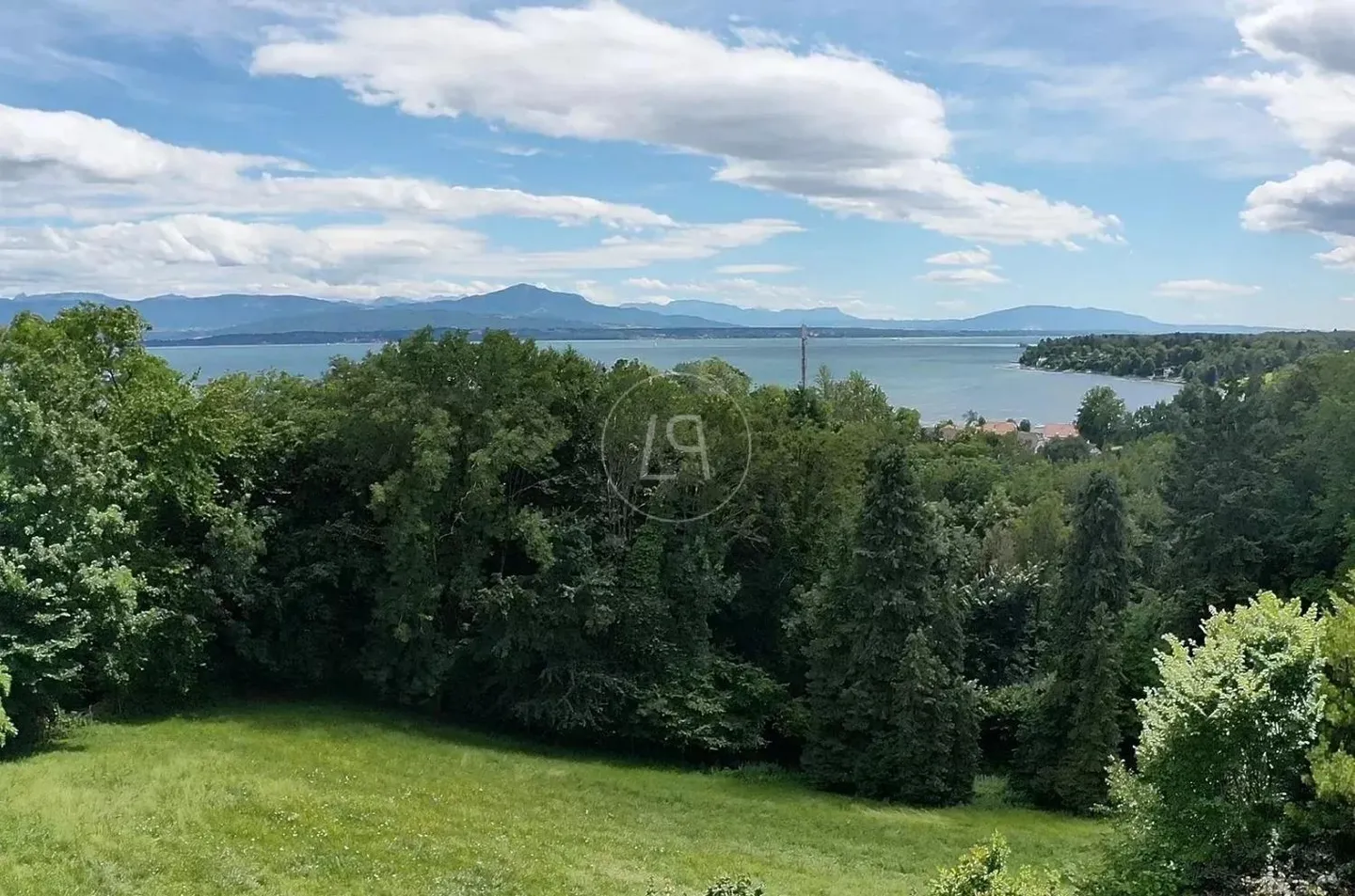 Property with a view in Dully, excellent construction potential - Photo 2 of 4
