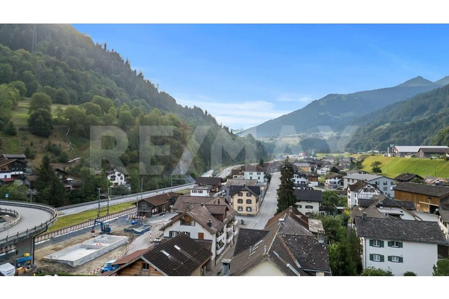 Entwicklungsgrundstück in Jenaz – attraktive Chance für ein Neubaup... - Foto 2 von 11