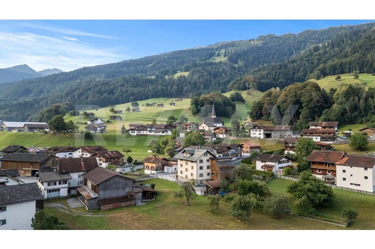 Entwicklungsgrundstück in Jenaz – attraktive Chance für ein Neubaup... - Foto 3 von 11