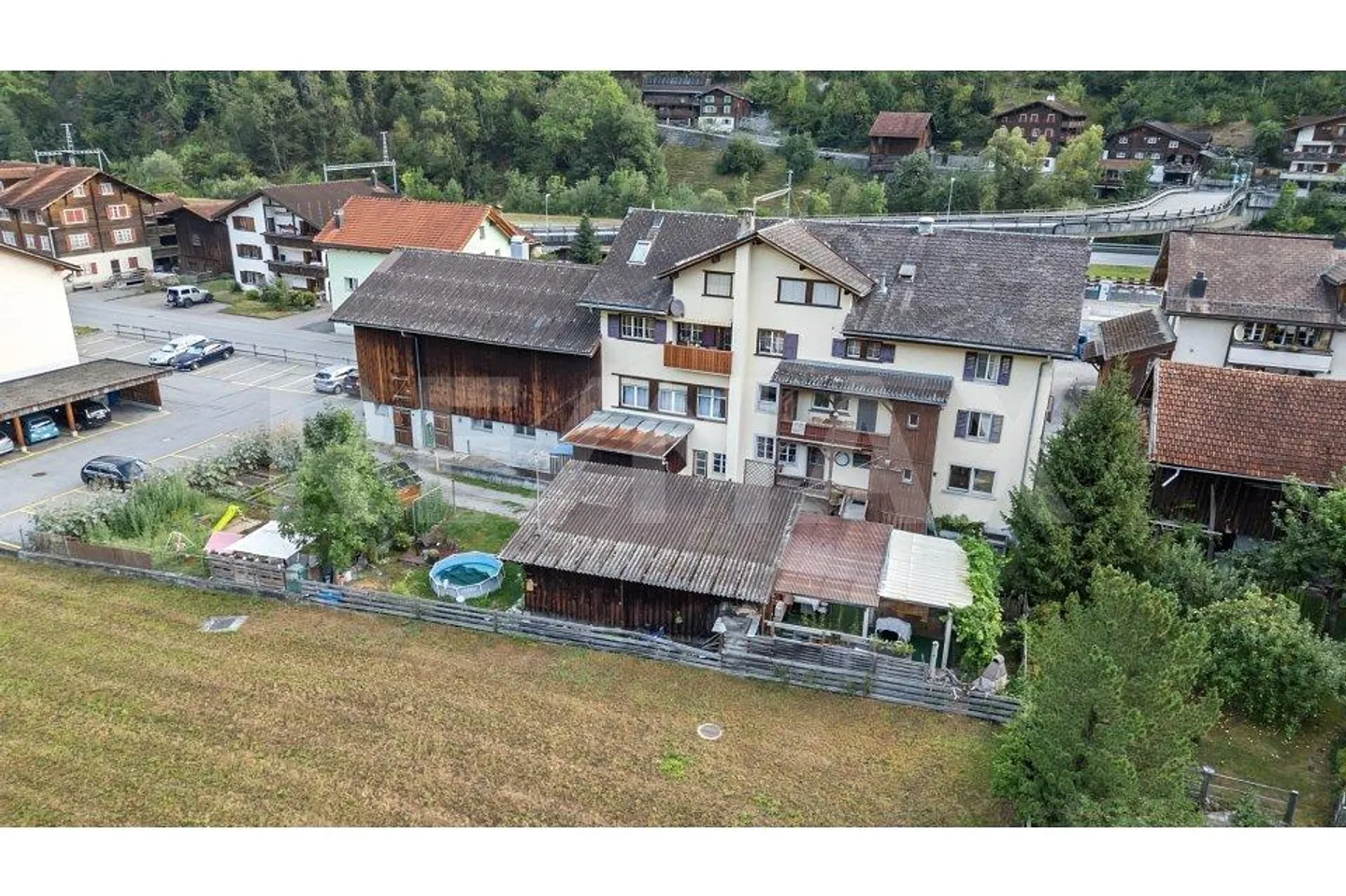 Entwicklungsgrundstück in Jenaz – attraktive Chance für ein Neubaup... - Foto 1 von 11