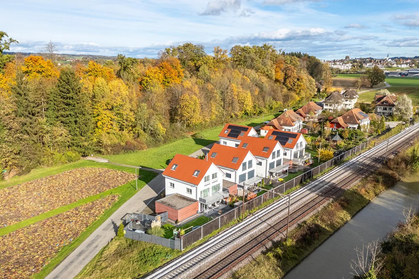 Modern Single-Family Home in Family-Friendly Location - Photo 3 of 20