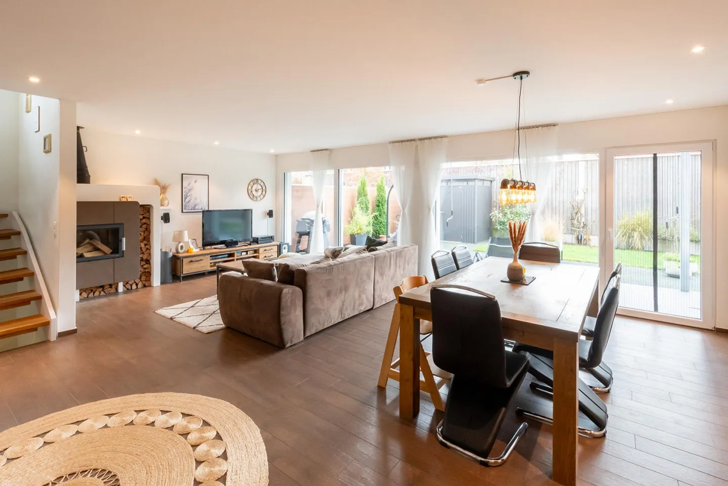 Modern Single-Family Home in Family-Friendly Location - Photo 7 of 20