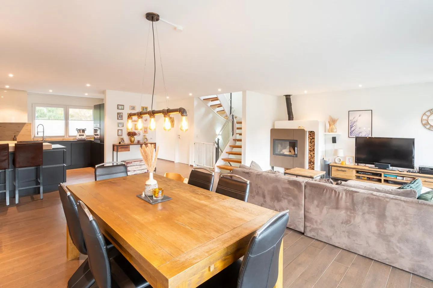 Modern Single-Family Home in Family-Friendly Location - Photo 8 of 20