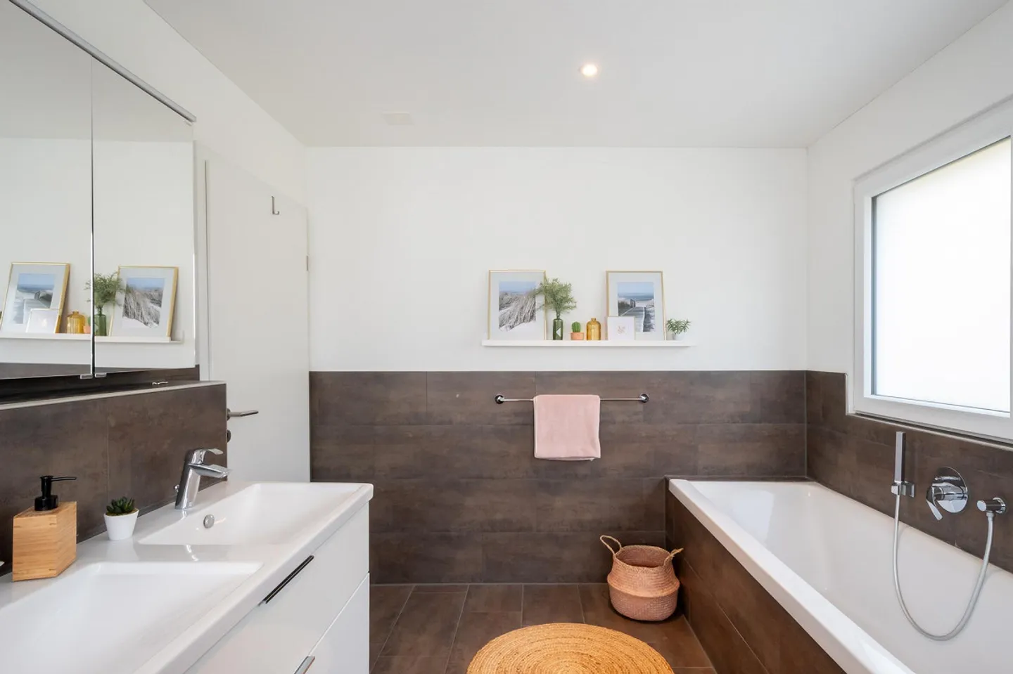 Modern Single-Family Home in Family-Friendly Location - Photo 14 of 20