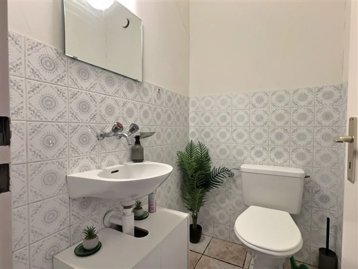 Bellissimo appartamento di 4,5 stanze con reddito da locazione - Foto 8 di 11