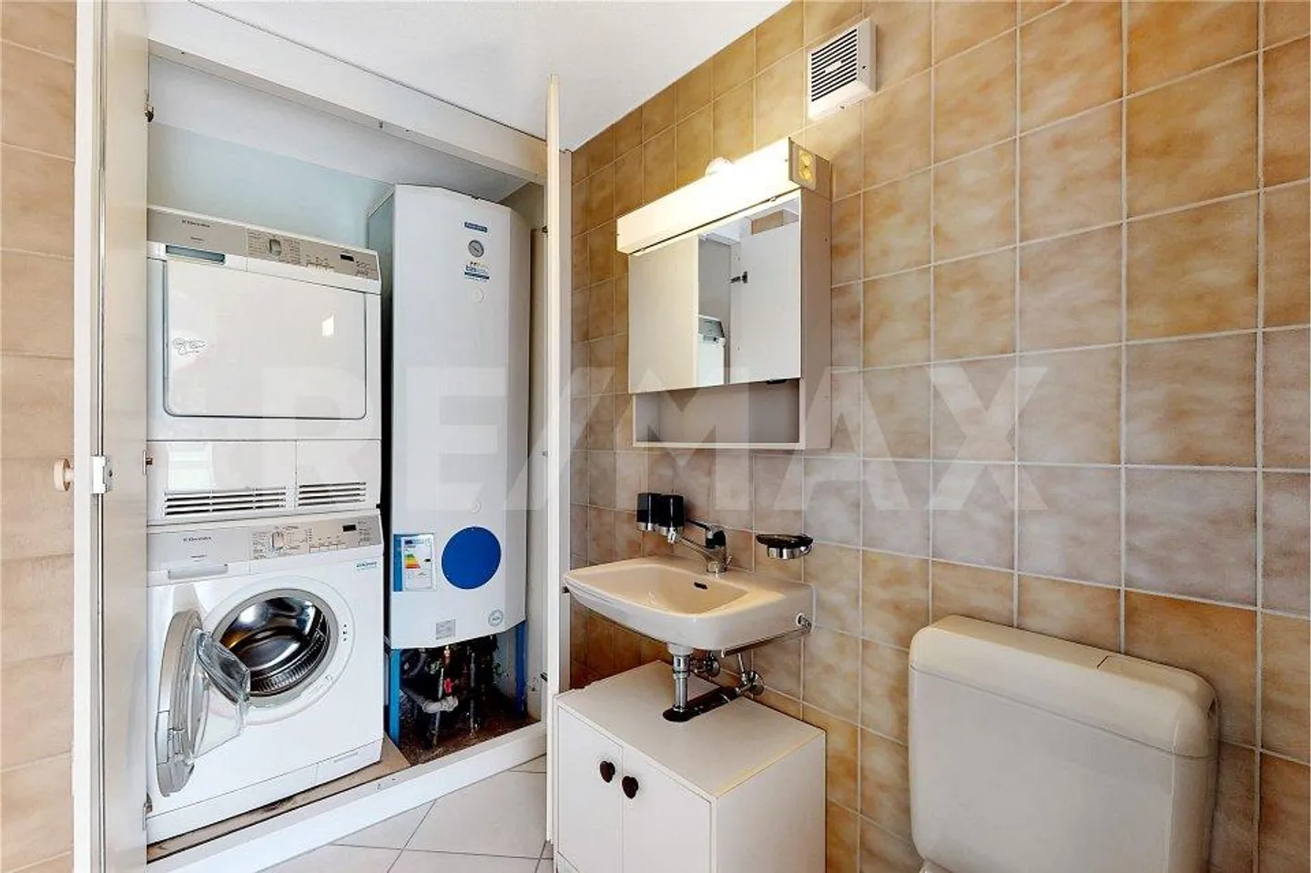 Lumière, vue panoramique et confort de vie - appartement en attique attrayant de 4,5 pièces - Photo 10 sur 13