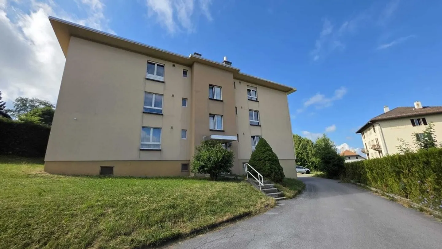 Superbe appartement 4 pièces, entièrement rénové, avec balcon - Photo 10 sur 10