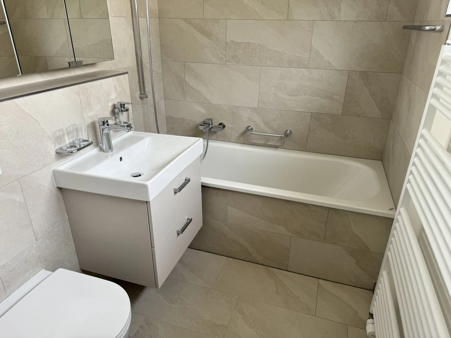 Appartement moderne 3 pièces avec vue sur Eschenberg - Photo 5 sur 12