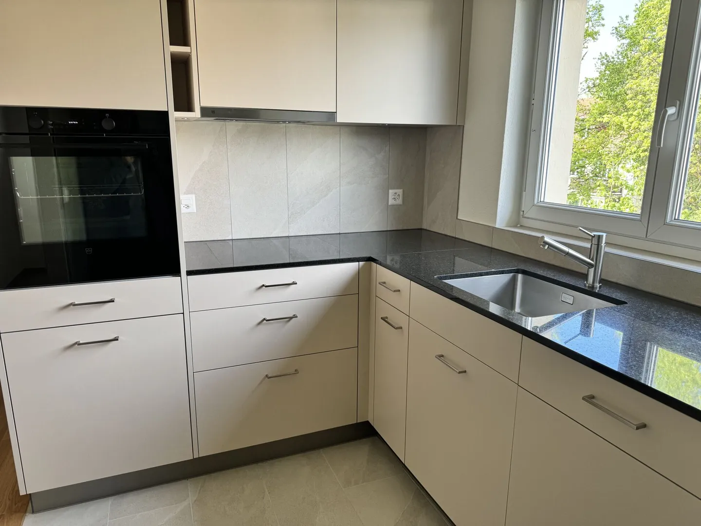Appartement moderne 3 pièces avec vue sur Eschenberg - Photo 6 sur 12