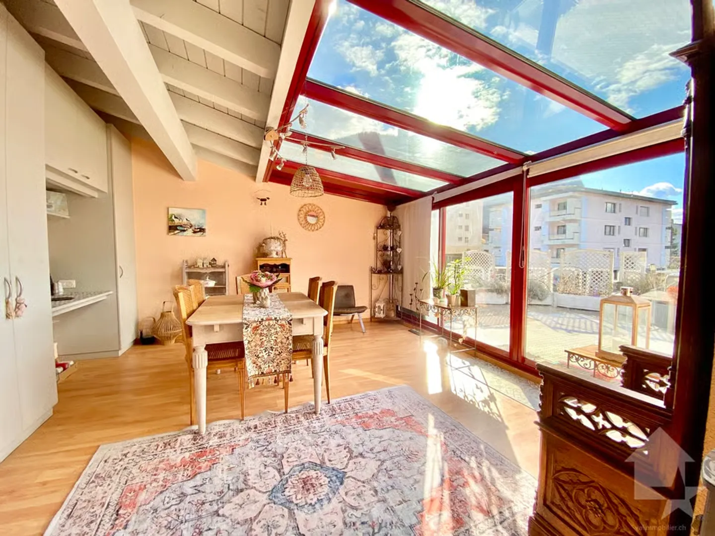 Attique spacieux avec terrasse - Photo 4 sur 13