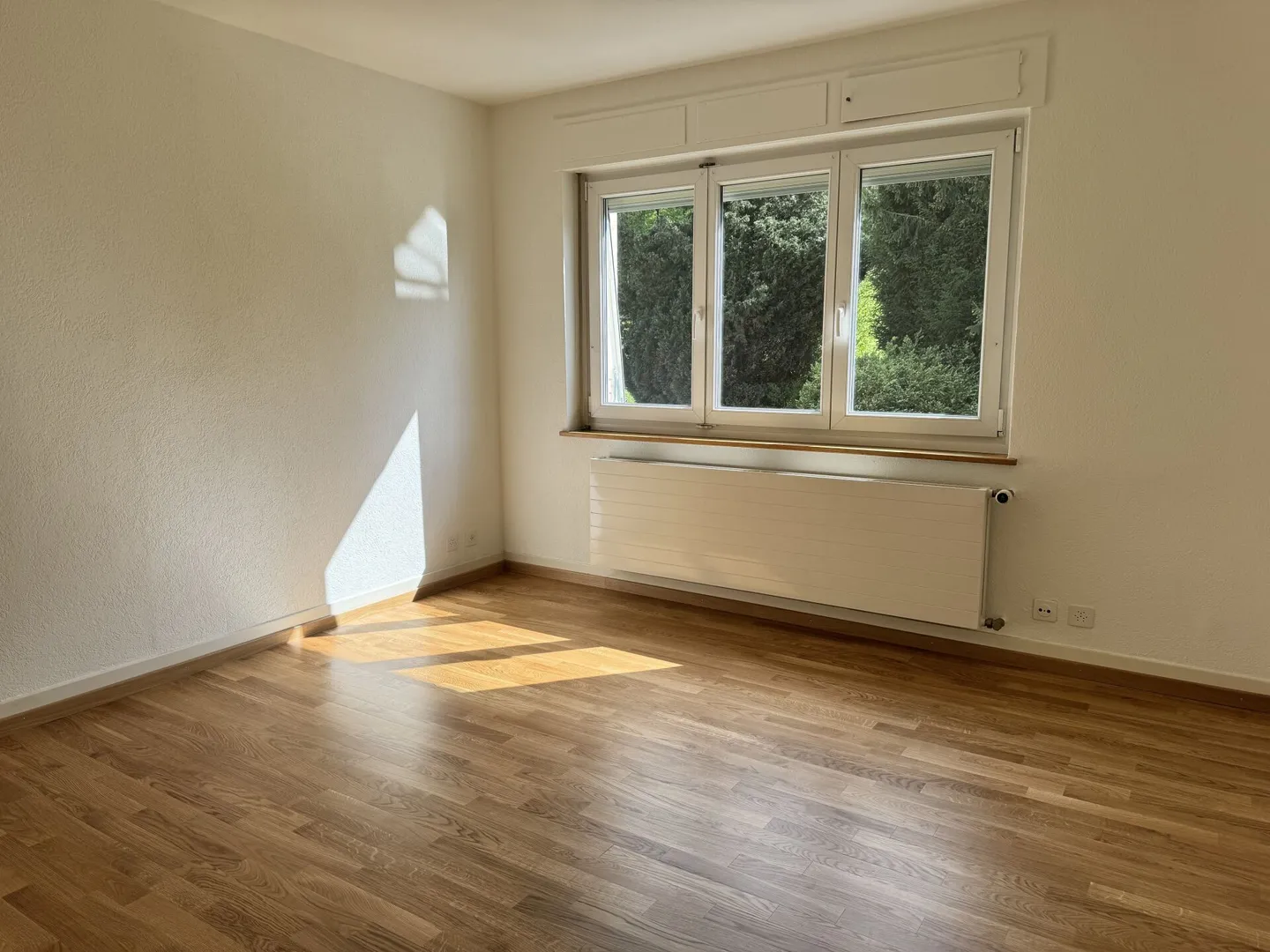Appartement moderne 3 pièces avec vue sur Eschenberg - Photo 7 sur 12