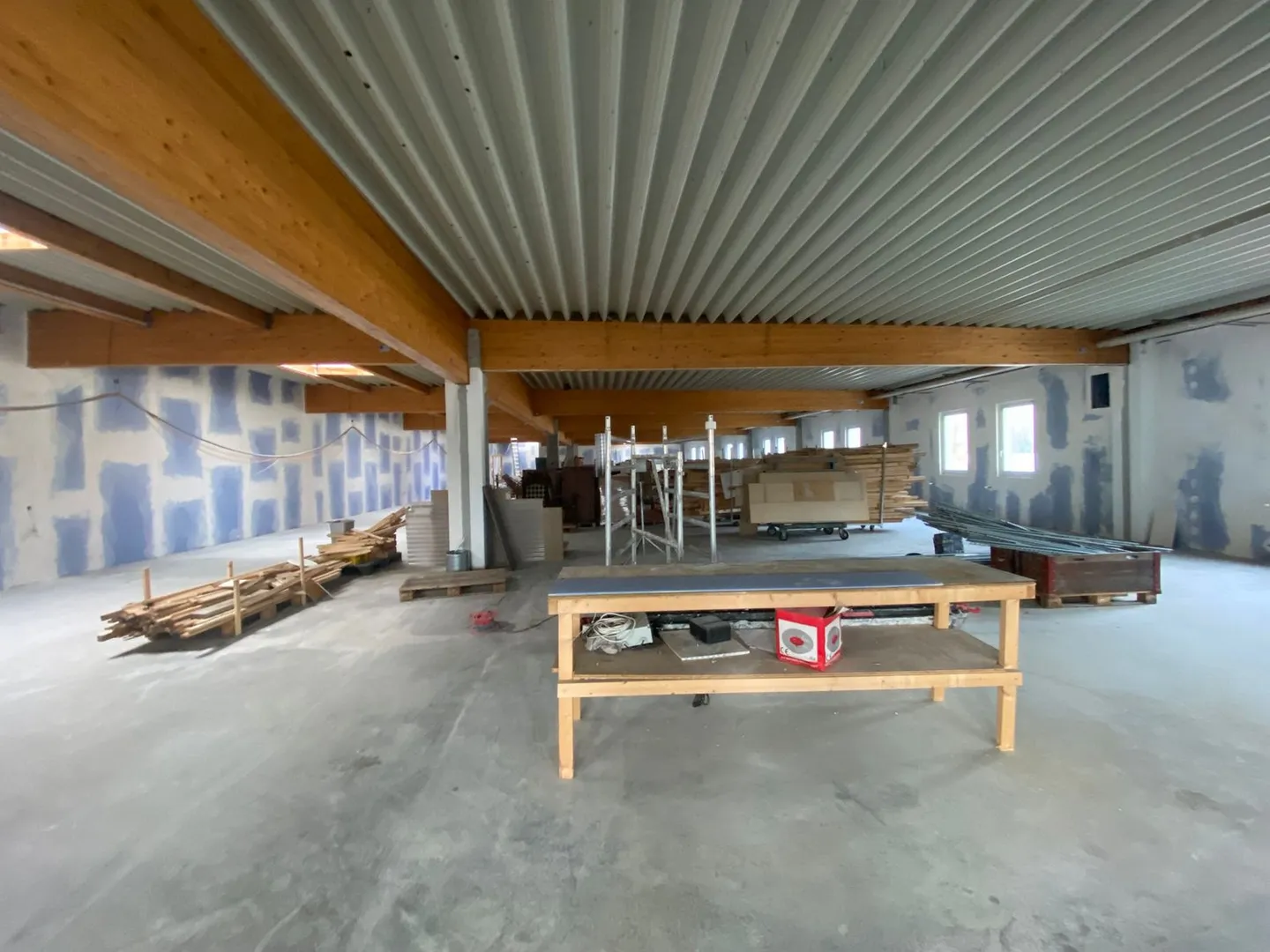 Lagerhalle/Werkhalle 861m2 mit Option Scherenbühne für Fahrzeuge - Foto 1 von 9