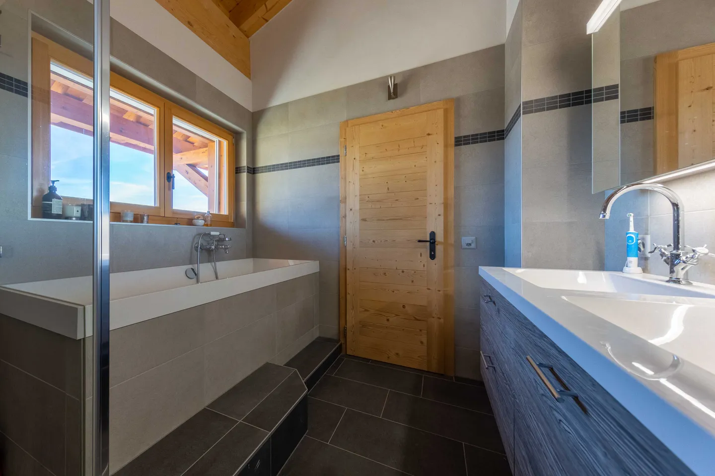 Stunning Village-Center Penthouse - Foto 12 von 13