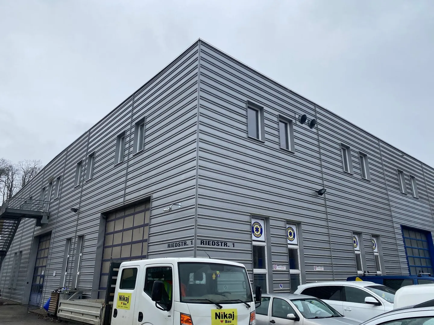 Lagerhalle/Werkhalle 861m2 mit Option Scherenbühne für Fahrzeuge - Foto 3 von 9