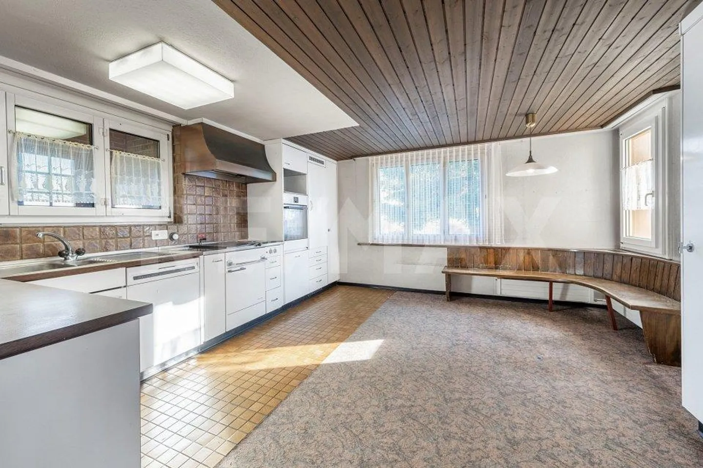 In sunny location: 6½-room single-family house in idyllic agricultural area... - Photo 3 of 13