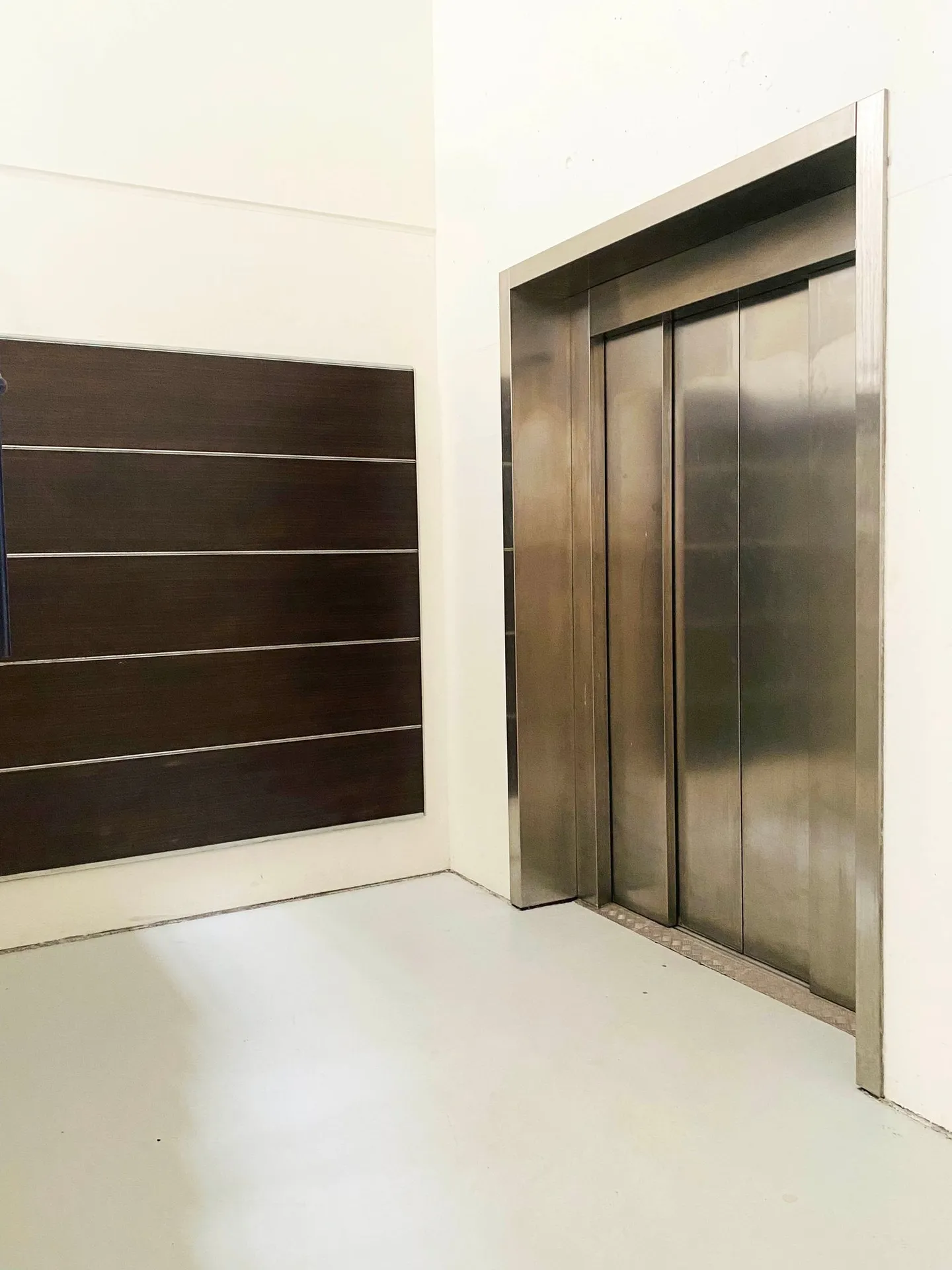 Lagerhalle/Werkhalle 861m2 mit Option Scherenbühne für Fahrzeuge - Foto 4 von 9