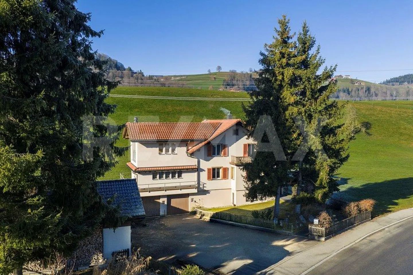 In sunny location: 6½-room single-family house in idyllic agricultural area... - Photo 1 of 13