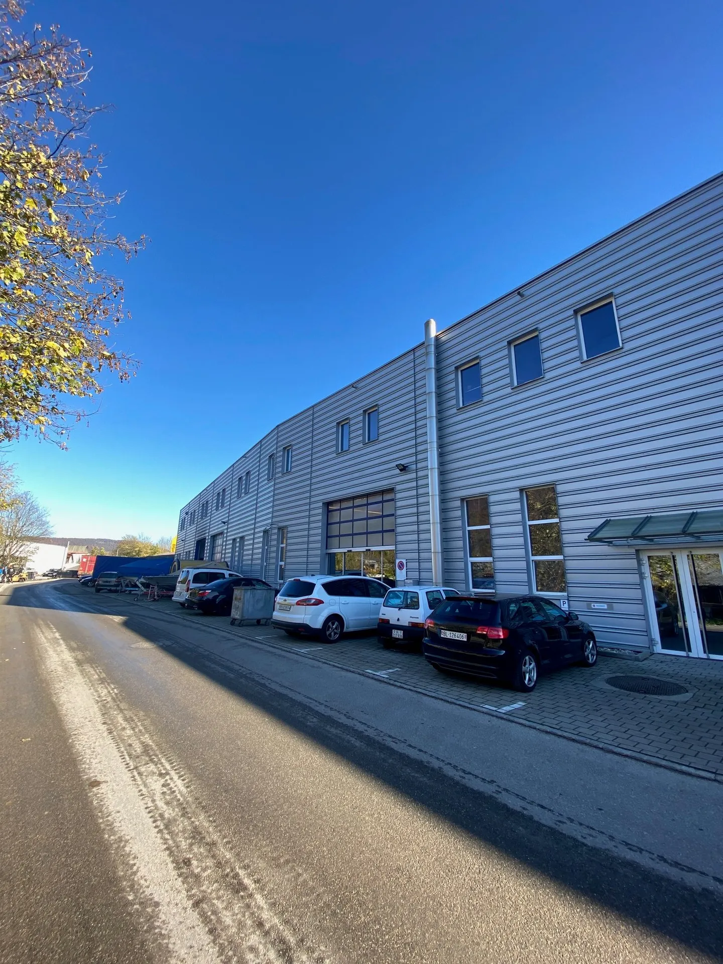 Lagerhalle/Werkhalle 861m2 mit Option Scherenbühne für Fahrzeuge - Foto 5 von 9