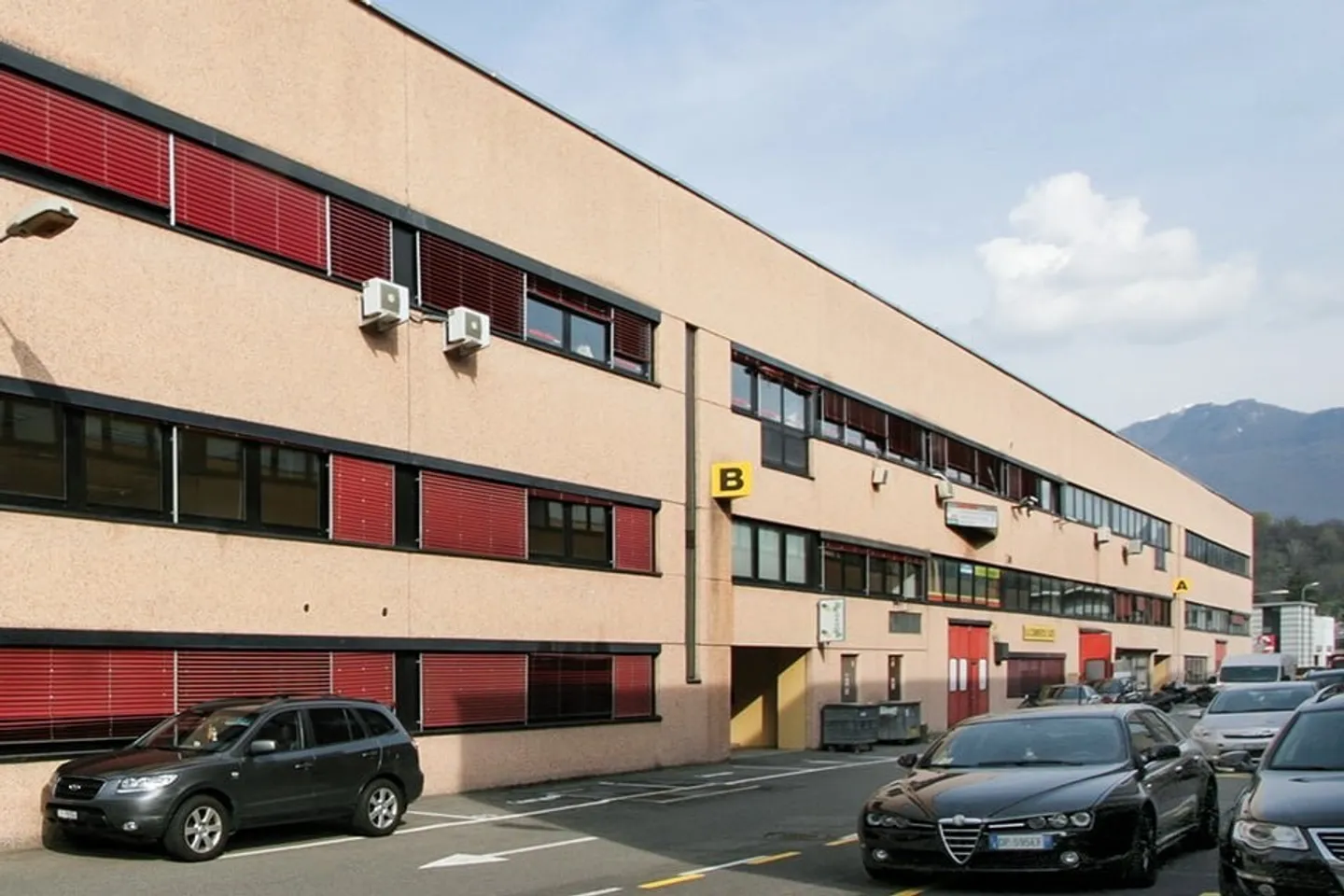 LUGANO NORD/LAMONE - À LOUER BUREAU SPACIEUX ET LUMINEUX (réf. 013) - Photo 5 sur 10