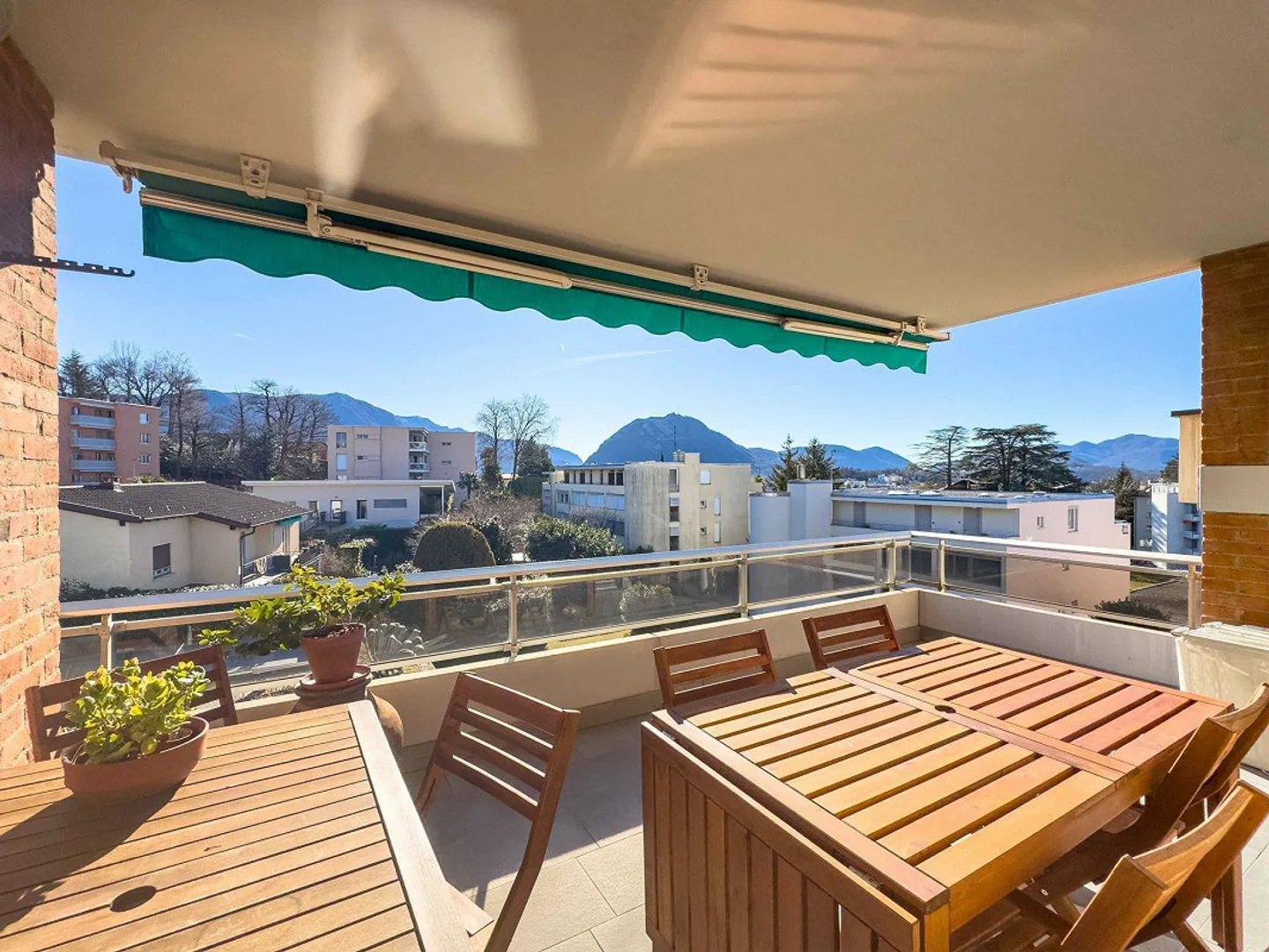 Spacious 3.5 rooms in Massagno in a residence with swimming pool - Photo 6 of 9