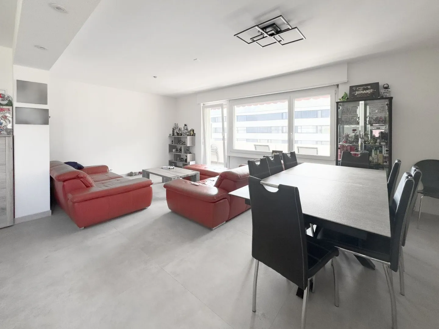 Appartamento con rendimento (4,38%) di 5,5 stanze con 2 balconi (box garage) - Foto 4 di 12