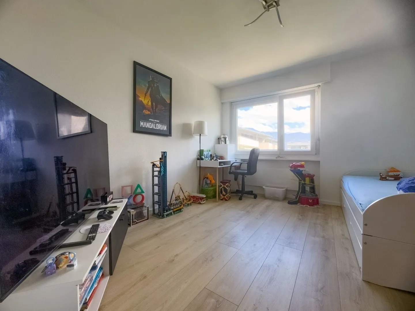 Appartamento con rendimento (4,38%) di 5,5 stanze con 2 balconi (box garage) - Foto 8 di 12