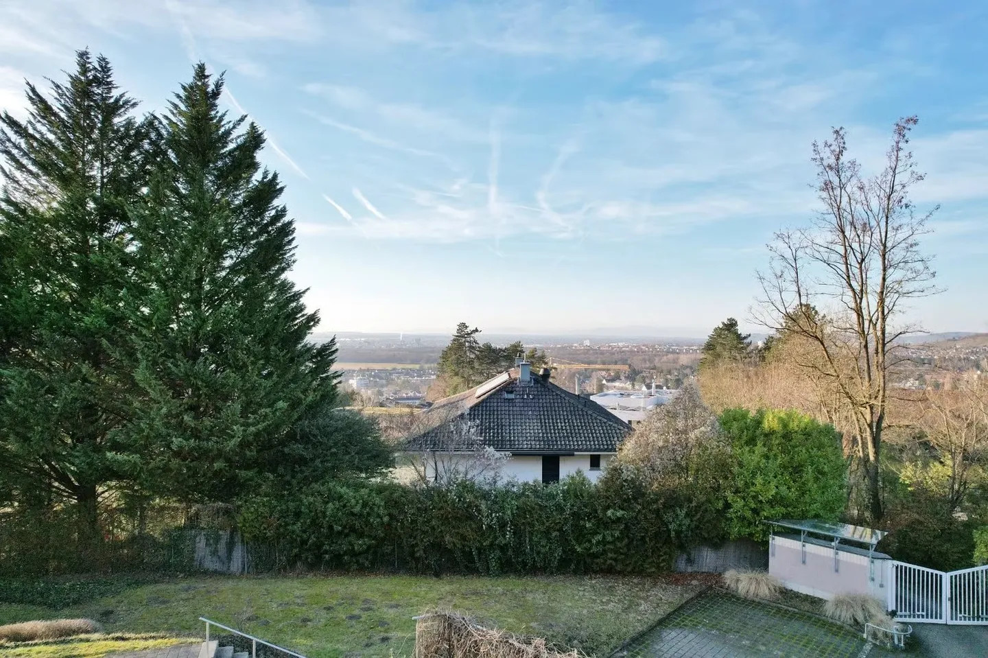 Exclusive 6.5-Room Apartment on Two Levels with Views in Riehen - Photo 6 of 18