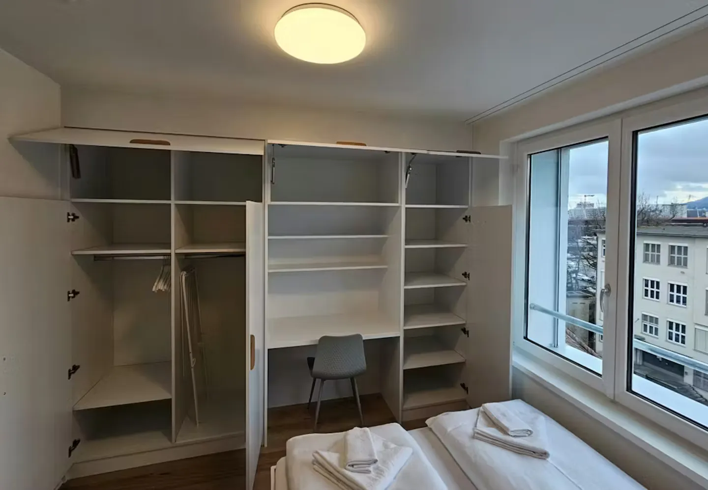 Modern Apartment in Zürich - Photo 4 of 10
