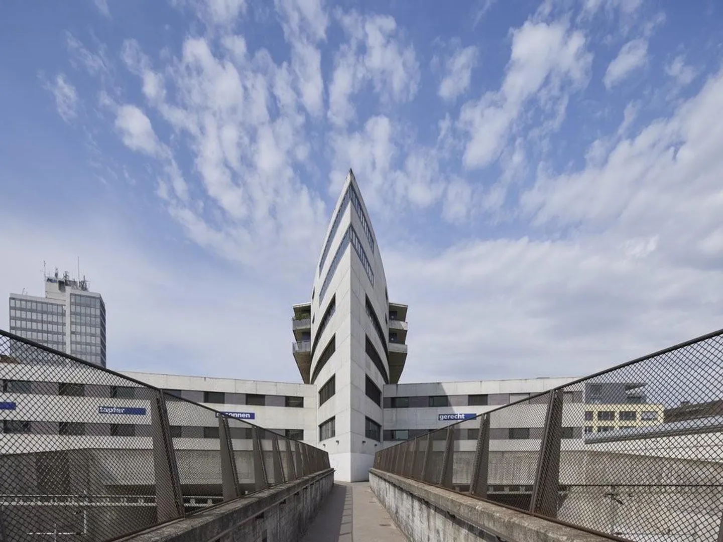 RENT WITHOUT DEPOSIT - Centrally located city quarter - Photo 1 of 8