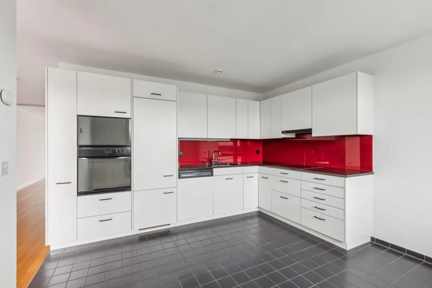 RENT WITHOUT DEPOSIT - Centrally located city quarter - Photo 2 of 8