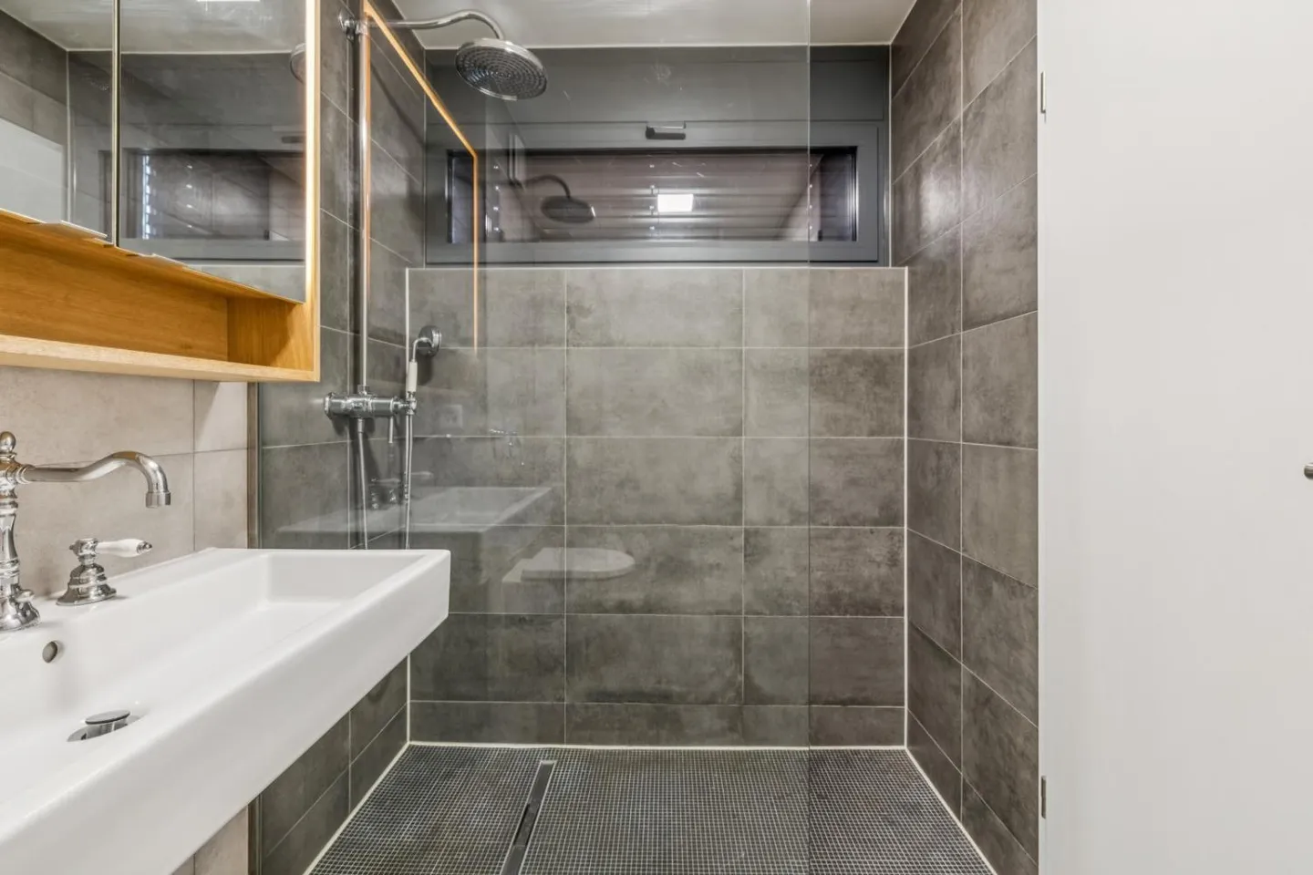 Anières | Elegant villa in contemporary style with exceptional amenities - Photo 9 of 12