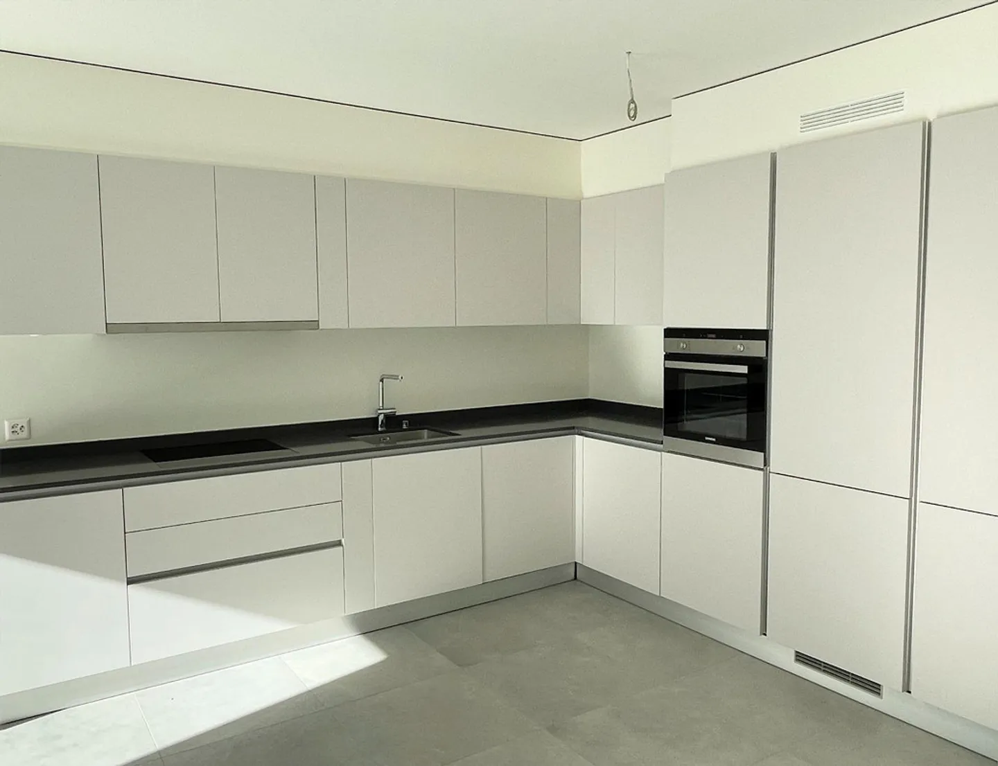 Neue Wohnung in einer eleganten Residenz in einer praktischen und ruhigen Gegend - Foto 8 von 13