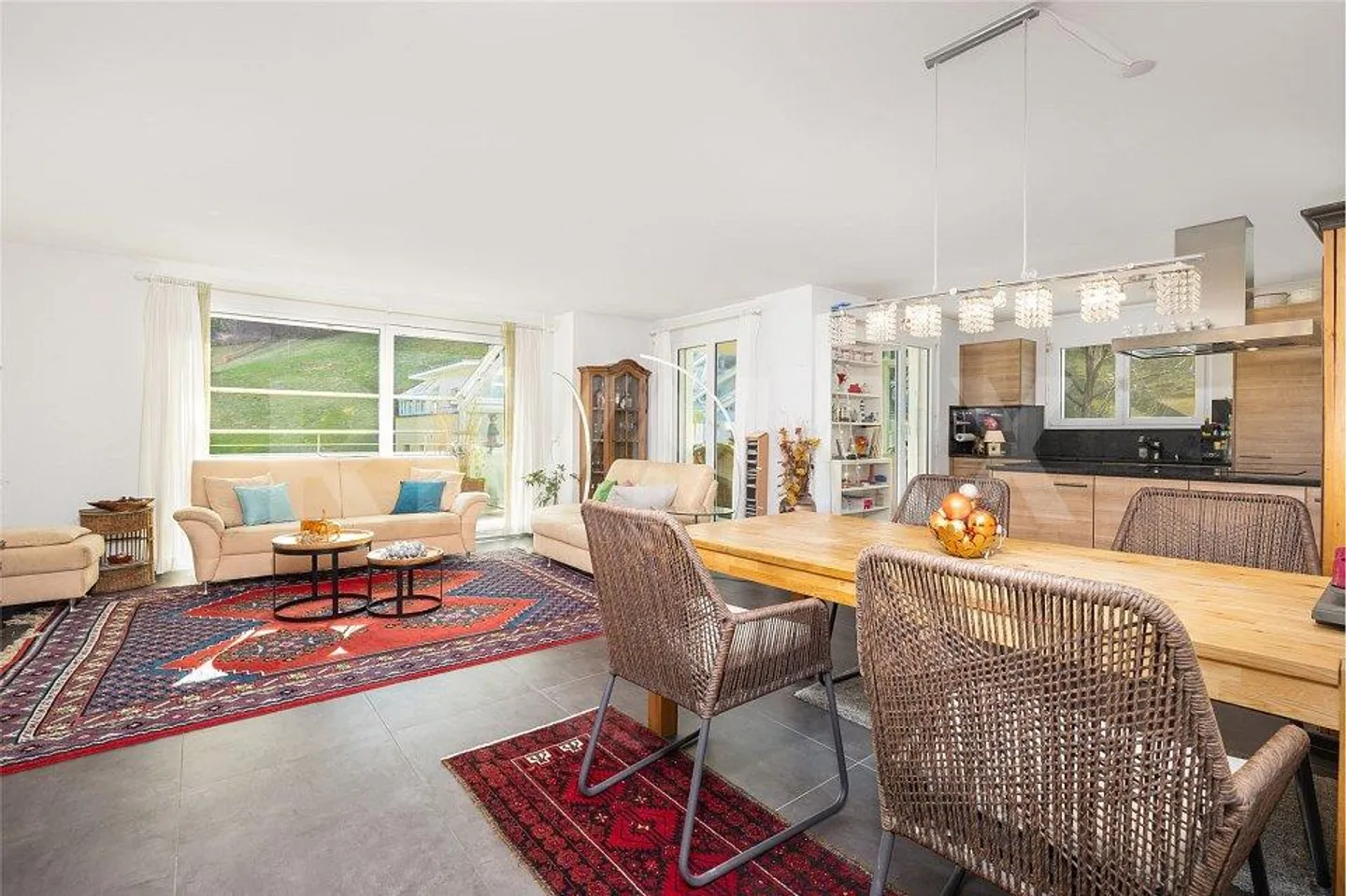 Dream home with large terrace, winter garden and mountain view - Photo 5 of 13