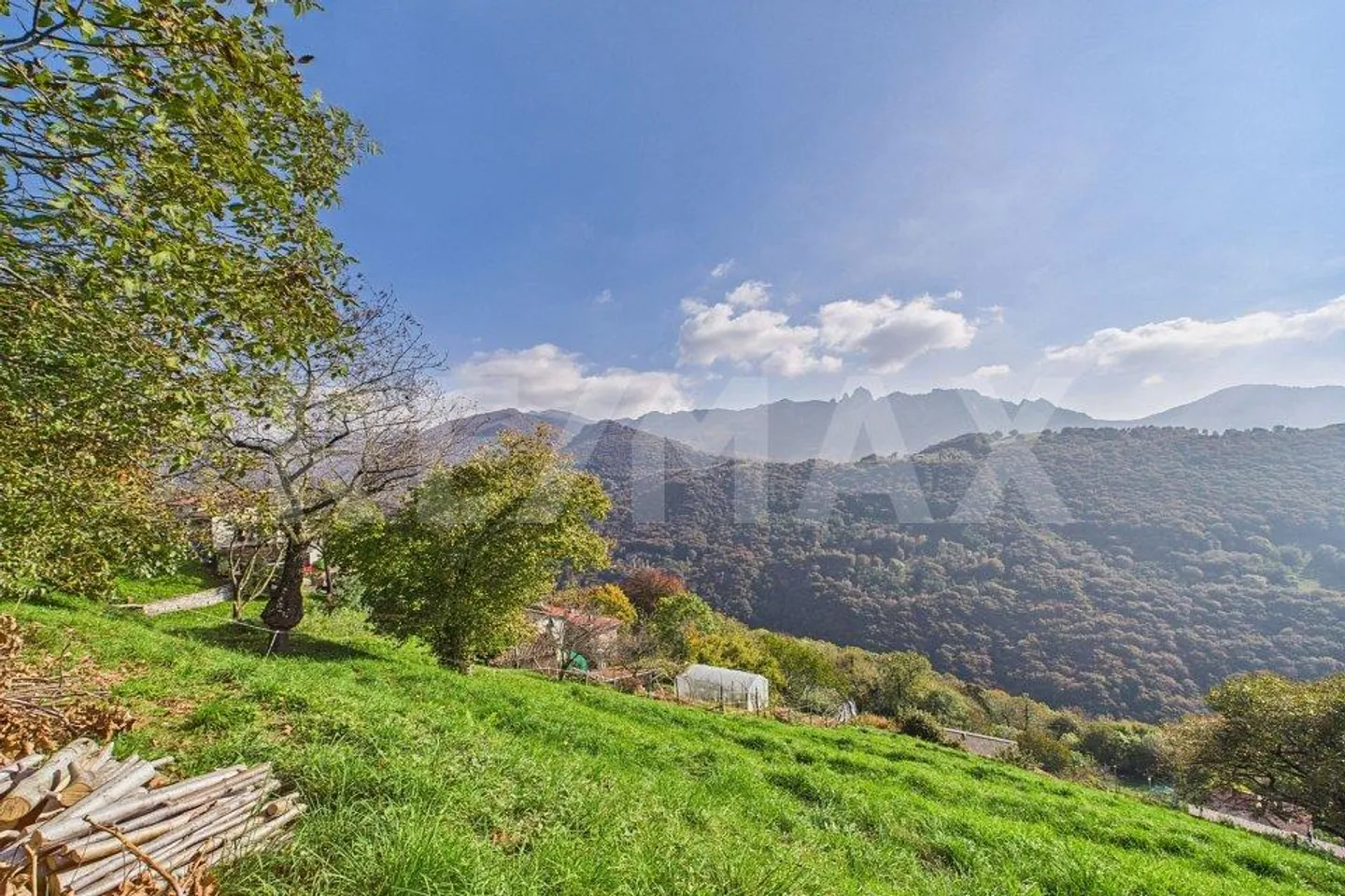 Terrain à bâtir; ensoleillé avec vue panoramique, à environ 25 min. de Lugano - Photo 6 sur 8