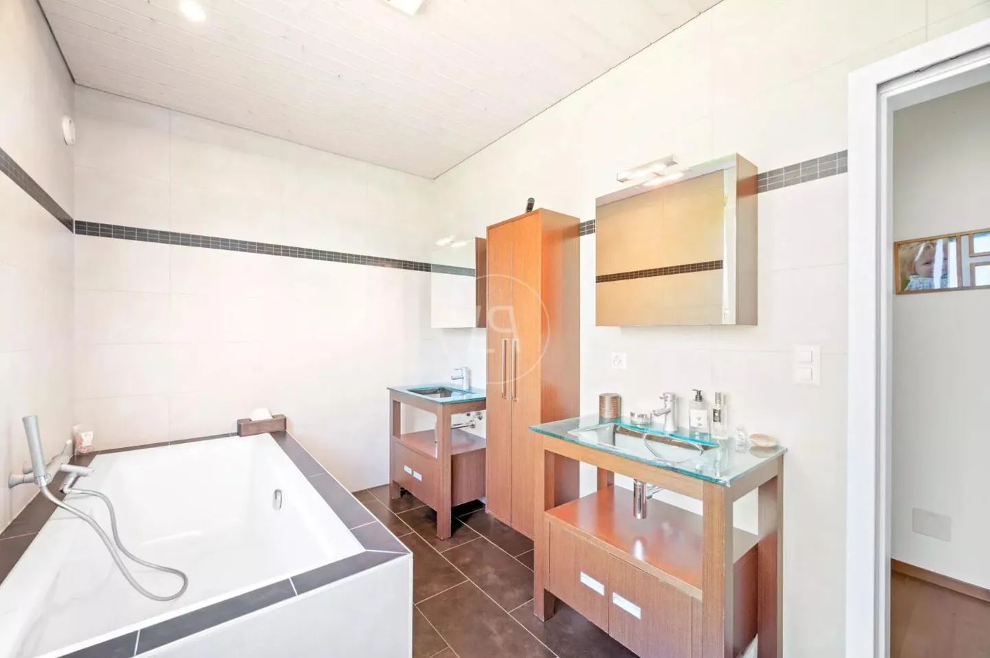 Propriété moderne dans un quartier résidentiel à Saint-Légier - Photo 10 sur 13